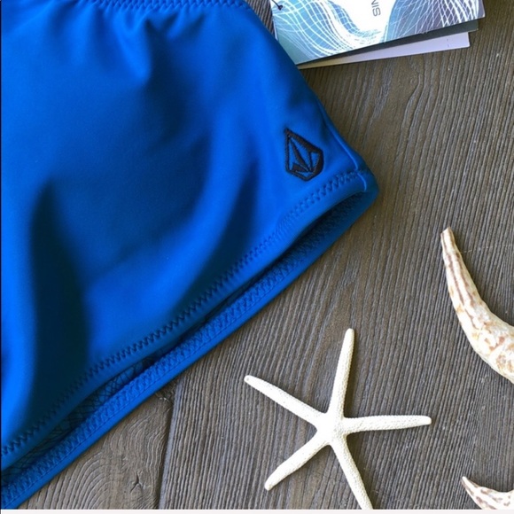 🌴🌼VOLCOM- BIKINI TOP🌼🌴 - Picture 4 of 8